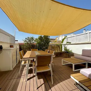 https://luxury-duplex-200-m-terrace-jacuzzi-in-triana.es-andalucia.com